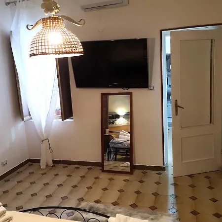 The Lighthouse Tarente