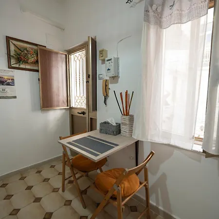 The Lighthouse 3* Tarente