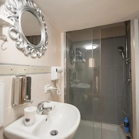 The Lighthouse 3* Taranto