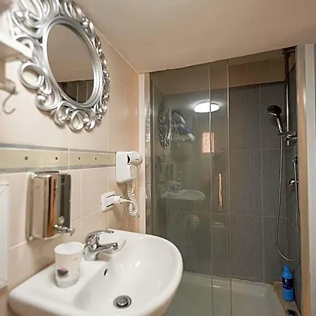 Apart Otel The Lighthouse Taranto