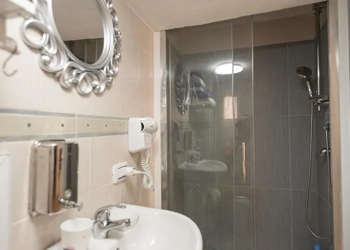 The Lighthouse 3* Taranto